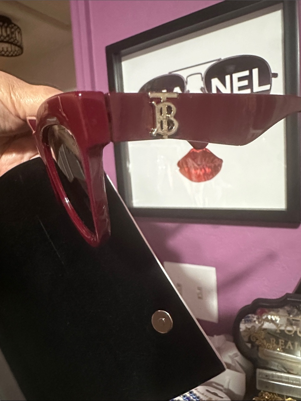 Burberry Cat Eye Sunglasses and Cream Leather Case - Picture 9 of 11
